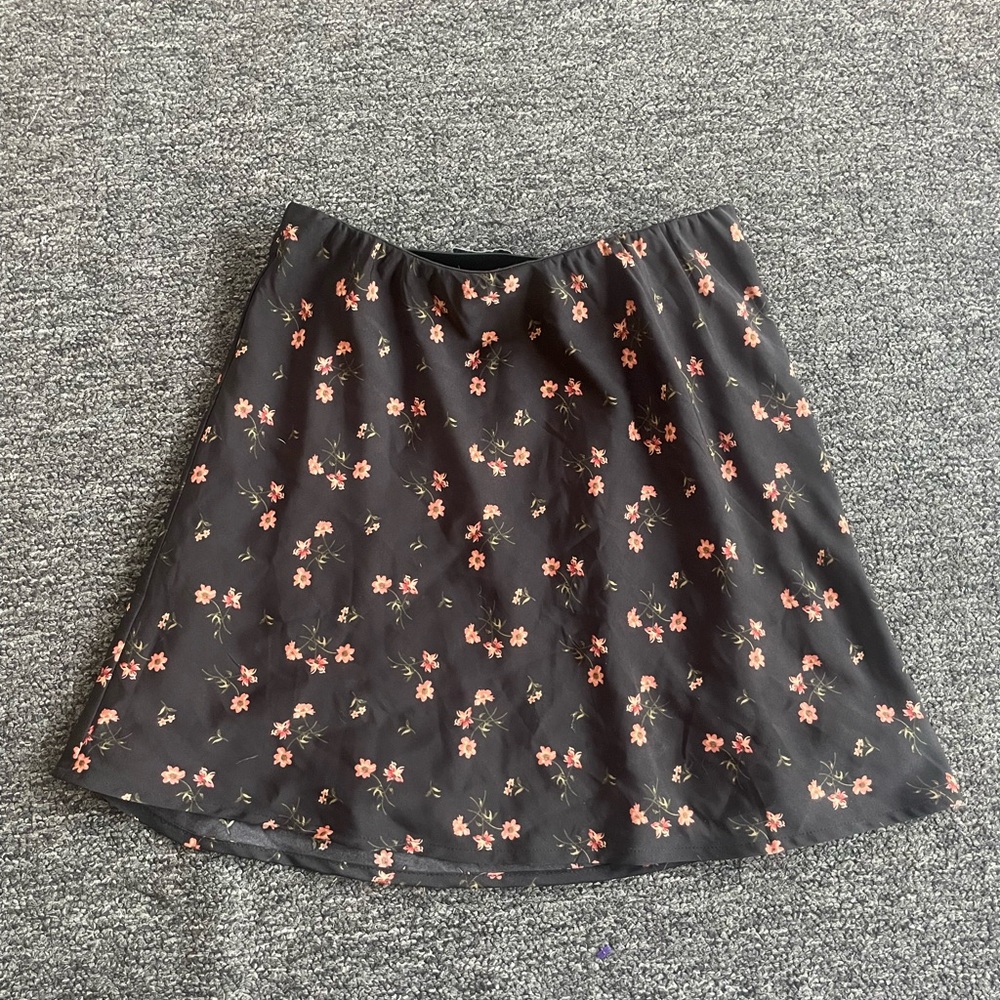 Hollister Black A-Line Pink Floral Spring Casual Flowy Minimalist Mini Skirt